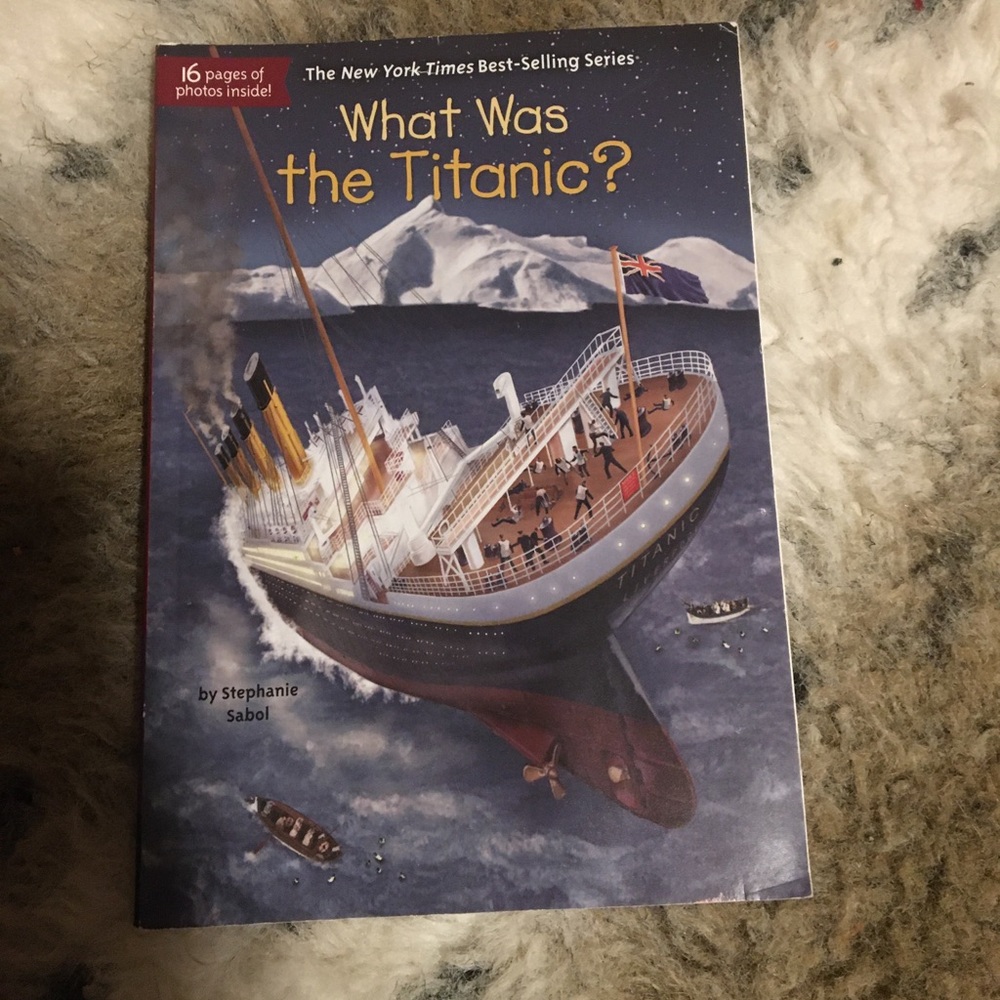 Titanic book 🌟5 for 10🌟